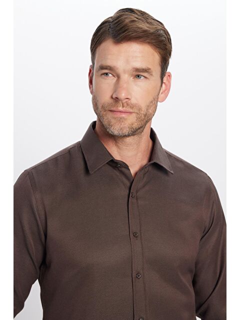 TUDORS Modern Slim Fit Uzun Kollu Pamuklu Kolay Ütü Armürlü Erkek Kahve Gömlek - S000071811-19413