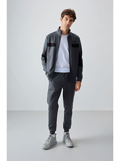 Air Jones Yüzeyi Dokulu Standart Fit Nakışlı Erkek Eşofman Takım - 85248 - S000191363-29351