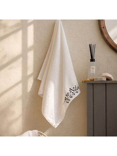 Evidea Soft French Cottage Onda El Havlusu - Ekru / Siyah - 30x50 cm - S000475930-5406