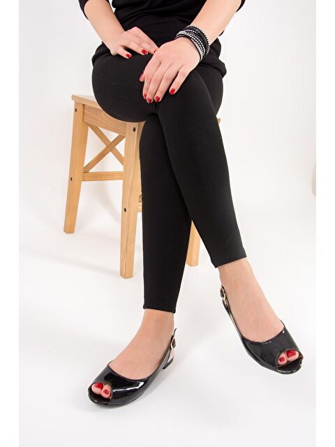 Fox Shoes Siyah Kadın Sandalet B726104508 - S000043509-19351