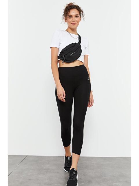 Tommylife Siyah Yüksek Bel Slim Fit Dar Paça Kadın Kapri Tayt - 93097 - S000081600-19351