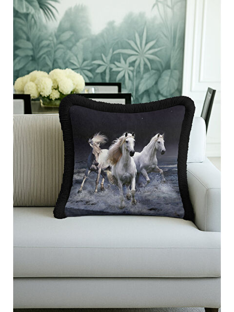 Milbay Grup Vahşi Atlar Saçaklı Yastık Kılıfı - Doğal Özgürlük Temalı Modern Gri Siyah Püsküllü Kırlent Kılıfı