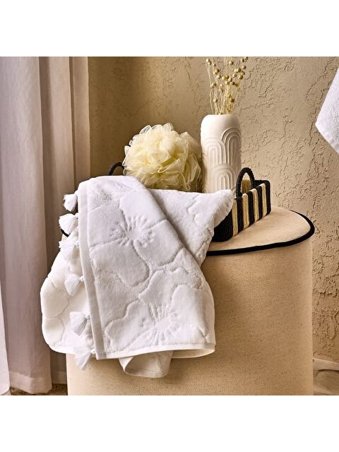 Evidea Soft French Cottage Püsküllü Yüz Havlusu - Ekru - 50x90 cm - S000475913-19965