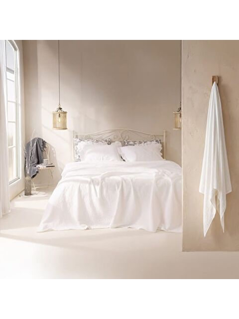 Evidea Soft Mauro Çift Kişilik Yatak Örtüsü Seti - Beyaz - 220x240 cm + 50x70 cm - S000477035-20063