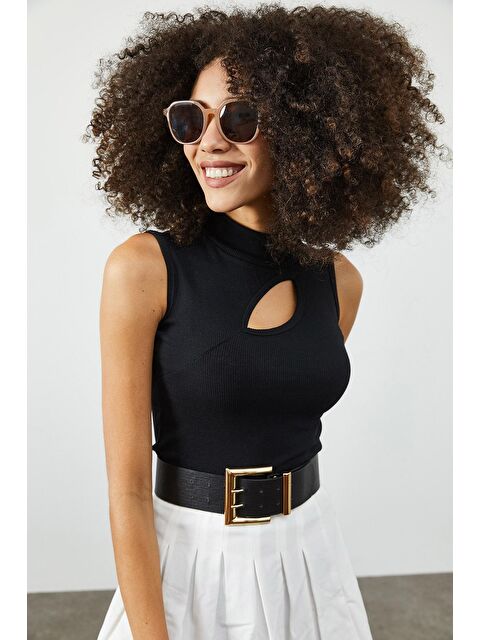 Xhan Siyah Yarım Balıkçı Yaka Göğüs Detaylı Kaşkorse Bluz 2KXK2-45829-02 - S000033582-19351