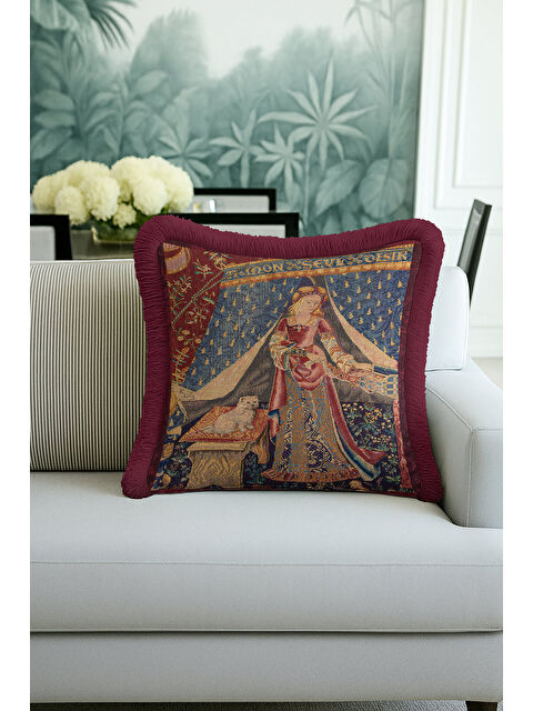 Milbay Grup Orta Çağ Zarif Saçaklı Yastık Kılıfı - Şato Temalı Klasik Bordo Altın Renkli Püsküllü Kırlent Kılıfı