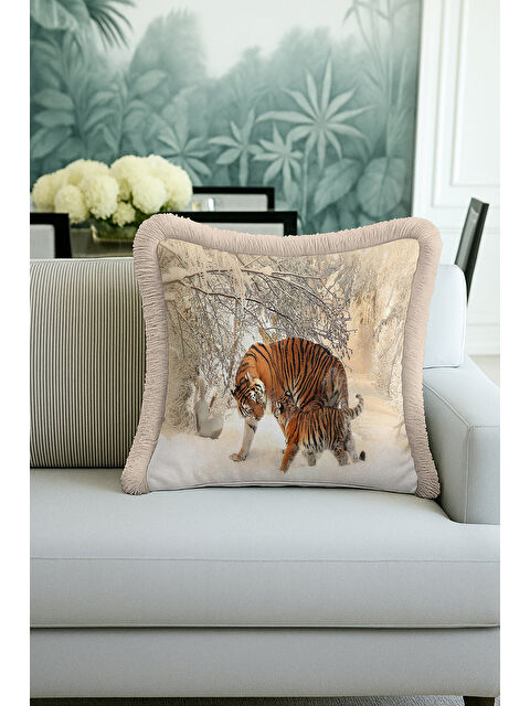 Milbay Grup Vahşi Doğa Kaplan Temalı Saçaklı Yastık Kılıfı - Kış Ormanı Rustik Bej Püsküllü Kırlent Kılıfı