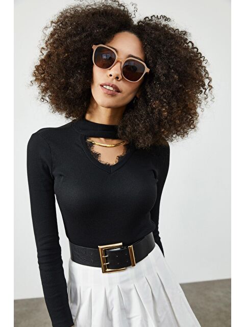 Xhan Siyah Yarım Balıkçı Yaka Pencere Detaylı Kaşkorse Bluz 2KXK2-45636-02 - S000033591-19351