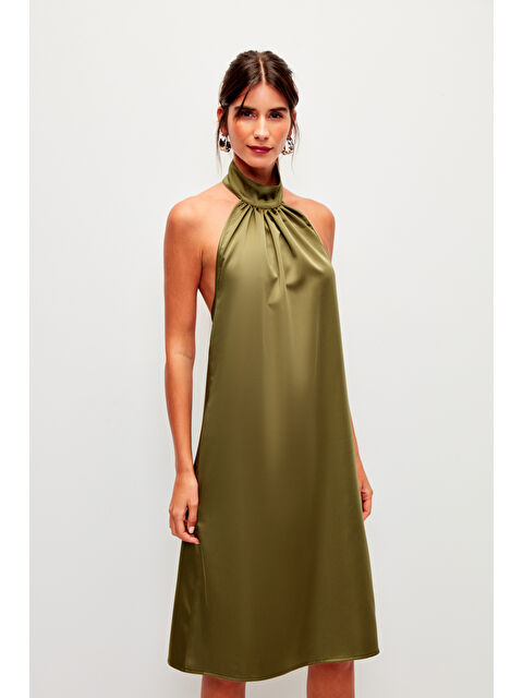 Muni Muni Halter Yaka Saten Davet Elbisesi