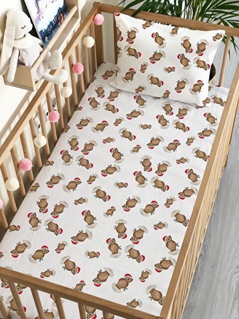 Evmila Yılbaşı Tema Hayvan Desen Baskılı Bebek Boy Lastikli Çarşaf Seti 60x120 cm - S000089185-23173