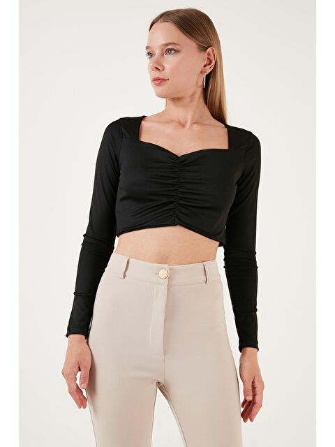 Lela Slim Fit Kalp Yaka Önü Büzgülü Crop Bluz 5865401 - S000067912-19351