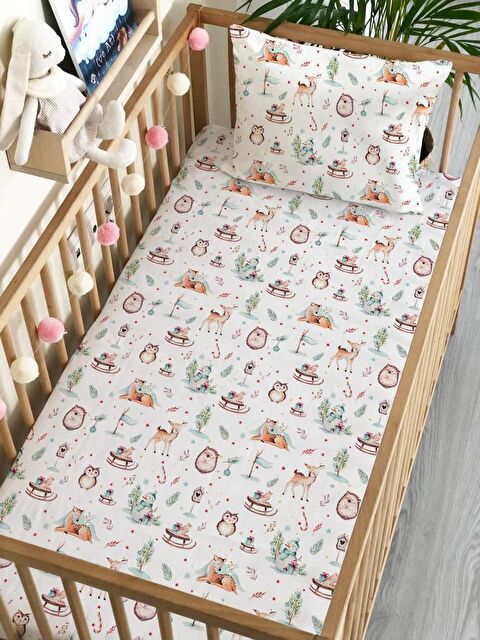 Evmila Yılbaşı Tema Hayvan Desen Baskılı Bebek Boy Lastikli Çarşaf Seti 60x120 cm - S000089203-23173