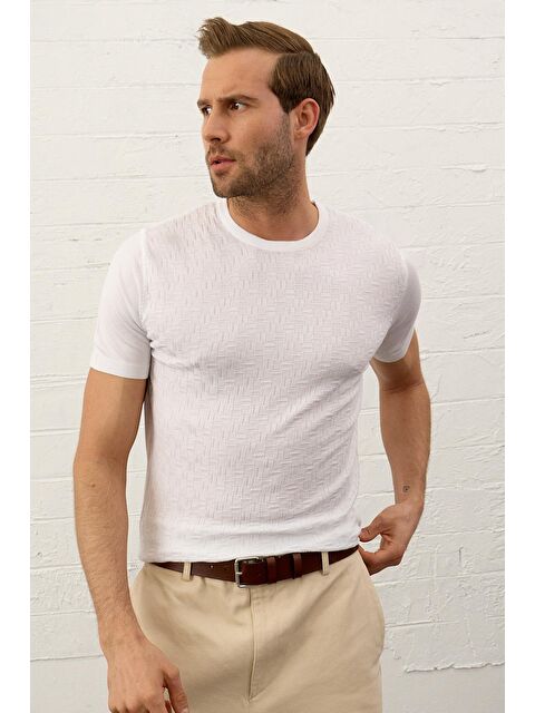 Danger Desenli Bisiklet Yaka  Slim-Fit Kalıp İnce Triko Tişört Beyaz - S000177701-20063