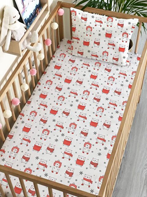 Evmila Yılbaşı Tema Ayıcık Desen Baskılı Bebek Boy Lastikli Çarşaf Seti 60x120 cm - S000089233-23173