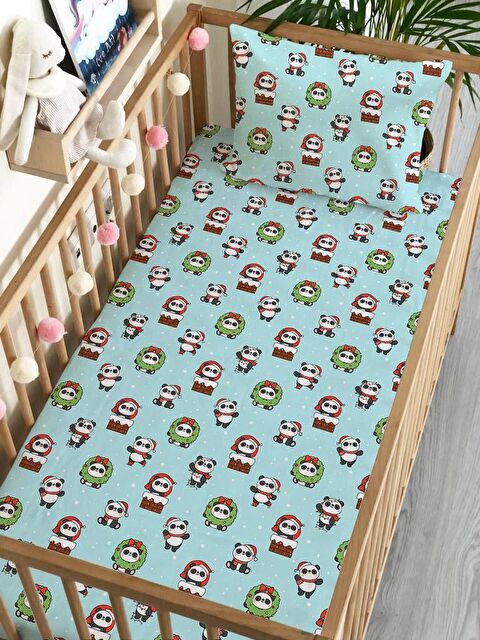 Evmila Yılbaşı Tema Panda Desen Baskılı Bebek Boy Lastikli Çarşaf Seti 60x120 cm - S000089245-23173