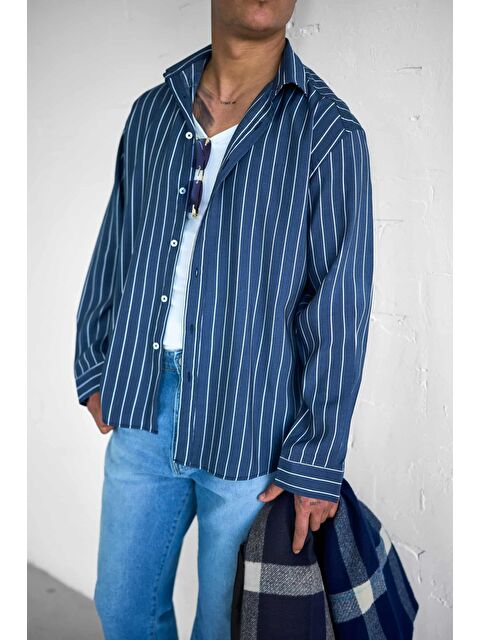 Abluka Online Erkek Nefes Alan Kumaştan Çizgili Rahat Oversize Gömlek Lacivert - S000240383-21164