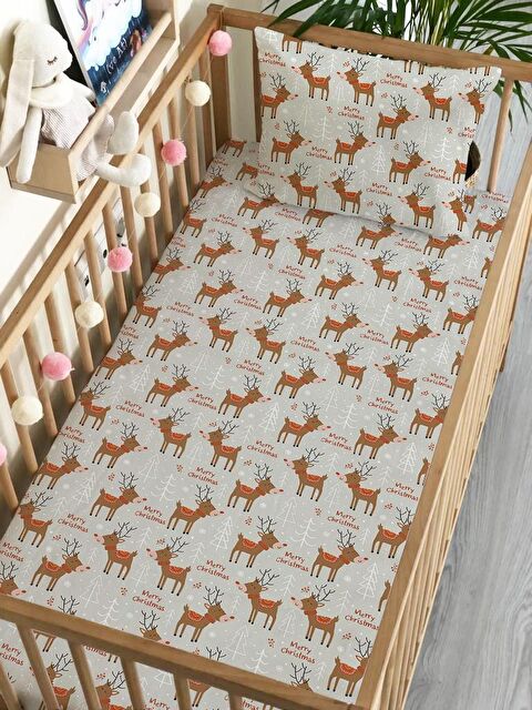 Evmila Yılbaşı Tema Geyik Desen Baskılı Bebek Boy Lastikli Çarşaf Seti 60x120 cm - S000089254-23173