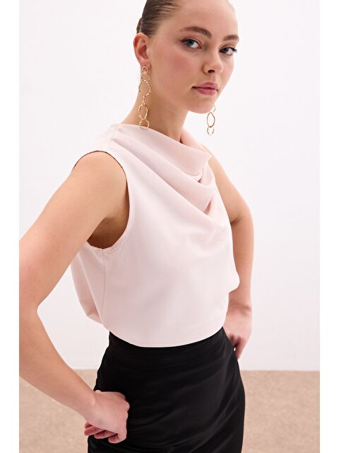 SATEEN Degaje Yaka Kolsuz Bluz - Pudra - S000323010-7152