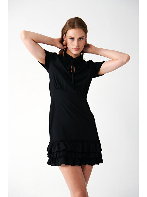 Muni Muni Eteği Fırfırlı Düz Renk Mini Elbise