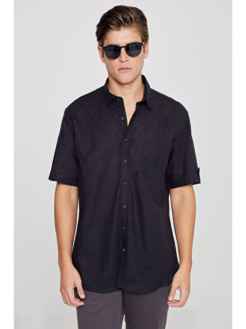 AC&Co / Altınyıldız Classics Erkek Siyah Comfort Fit Rahat Kesim Gizli Düğmeli Yaka Keten Görünümlü %100 Pamuk Flamlı Gömlek