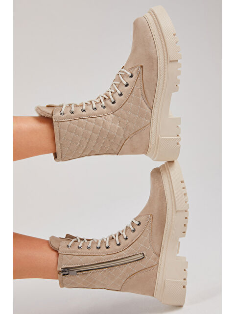 TONNY BLACK Kadın Krem Süet Kalın Taban Kapitone Nakışlı Bağcıklı ve Fermuarlı Bot - S000051478-19966