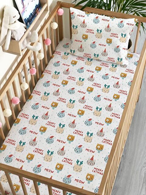 Evmila Yılbaşı Tema Hayvan Desen Baskılı Bebek Boy Lastikli Çarşaf Seti 60x120 cm - S000089277-23173
