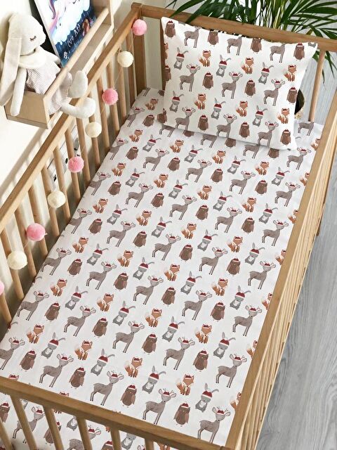 Evmila Yılbaşı Tema Geyik Desen Baskılı Bebek Boy Lastikli Çarşaf Seti 60x120 cm - S000089280-23173