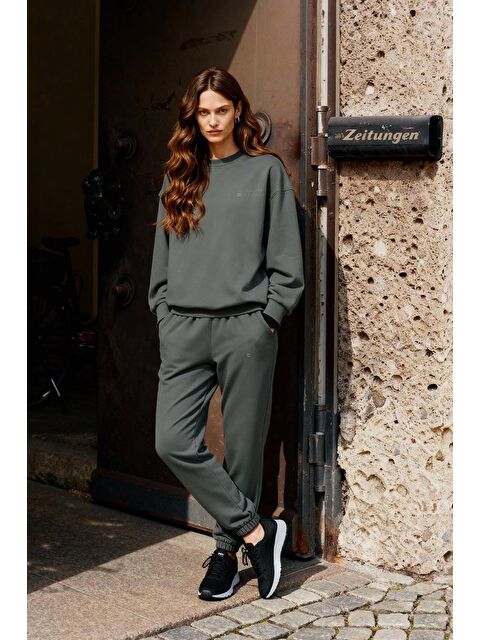 Tommylife Çağla Bisiklet Yaka Oversize Lastik Paça Kadın Eşofman Takımı - 95287 - S000085523-19416