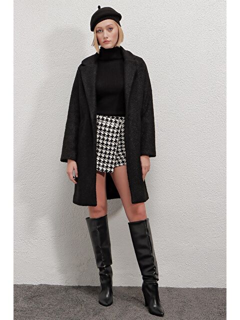 Hazelin Kadın Siyah Tek Düğmeli Çift Cepli Astarlı Buklet Kaşe Kaban HZL22W-BD190821 - S000040370-19351