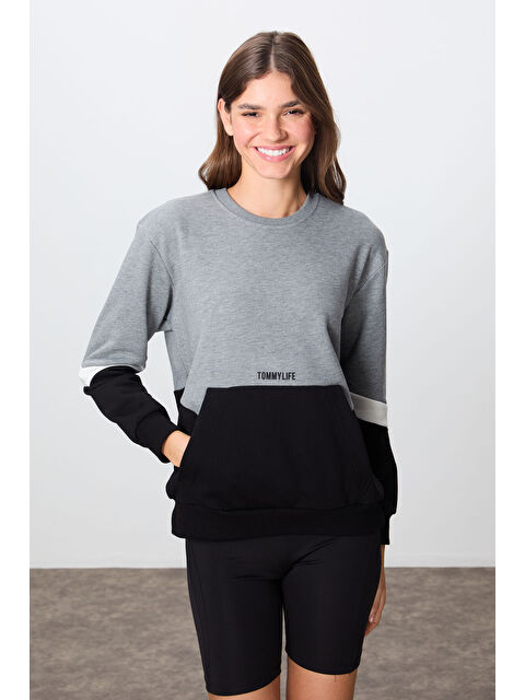 Tommylife Gri Melanj Kompakt Pamuklu Kalın Pürüzsüz Dokulu O Yaka Oversize Fit Kadın Sweatshirt - 97289 - S000332335-74