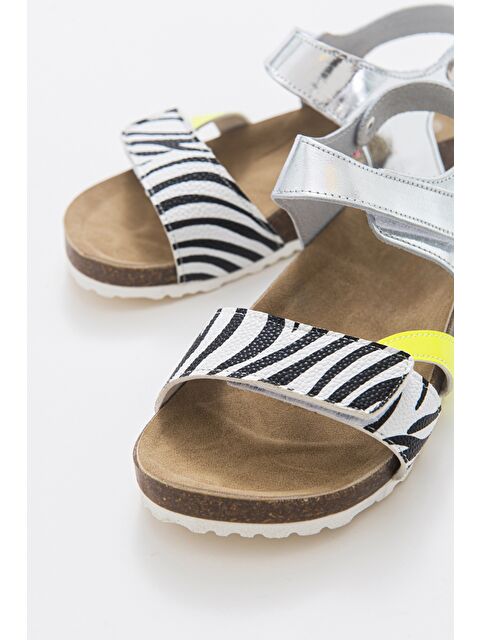 Mnpc Kız Çocuk Gümüş Deri Ortopedik Destekli Çocuk Sandalet - S000063804-18105