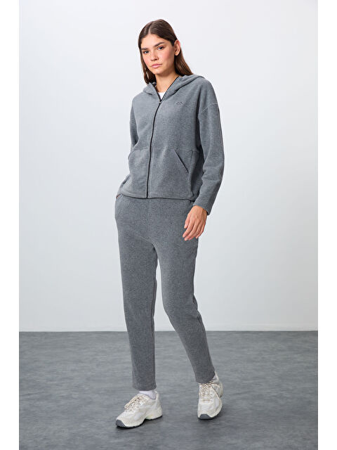 Tommylife Gri Melanj Kalın Yumuşak Dokulu Kapüşonlu Oversize Nakışlı Polar Kadın Eşofman Takım  95338 - S000332323-74
