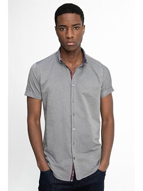TUDORS Tudors Slim Fit Kısa Kol Düğmeli Yaka Poplin Oxford Erkek Gömlek