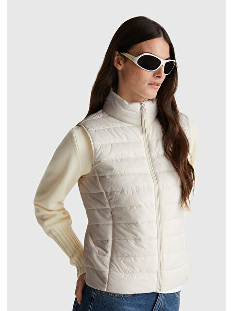 United Colors Of Benetton Kadın Krem Polyester Dolgulu Fermuarlı Slim Fit Pufa Yelek - S000358053-19966
