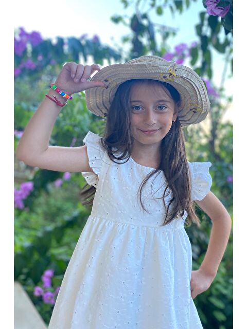 Breeze Kız Çocuk Elbise Çiçek Nakışlı Arma Detaylı Ekru (4-9 Yaş) - S000401090-19965