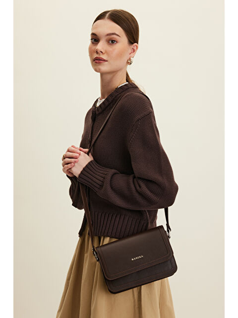 Manuka Kapaklı Omuz Çantası Acı Kahve - S000345393-19413