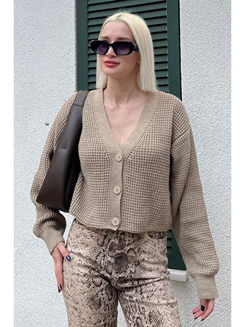 Madmext Vizon Uzun Kollu Düğmeli Crop Hırka Mg2198 - S000276504-26429