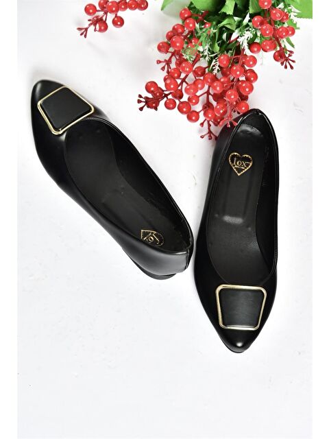 Fox Shoes P726776309 Siyah Toka Aksesuarlı Kadın Babet - S000031753-19351