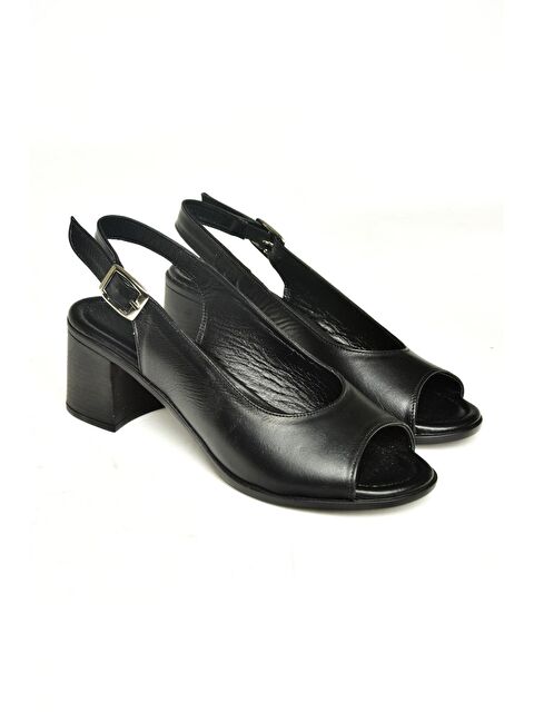 Fox Shoes P5554540 Siyah Kadın Sandalet - S000356393-19351