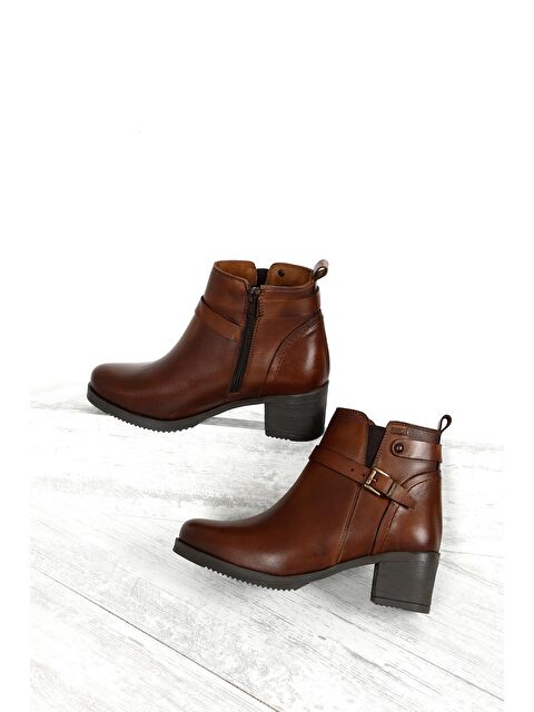 GÖNDERİ(R) TABA-KAHVERENGİ  Hakiki Deri Yuvarlak Burun Topuklu Fermuarlı Tokalı Kadın Günlük Bot 48491 - S000068036-37454