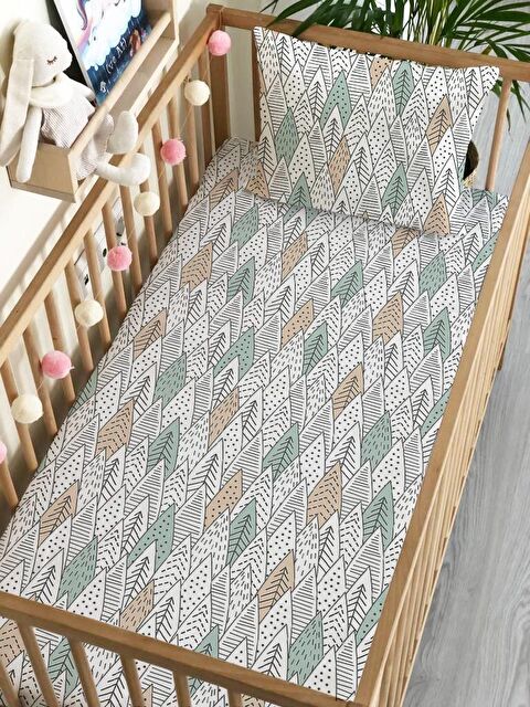 Evmila Yılbaşı Tema Ağaç Desen Baskılı Bebek Boy Lastikli Çarşaf Seti 60x120 cm - S000089367-23173