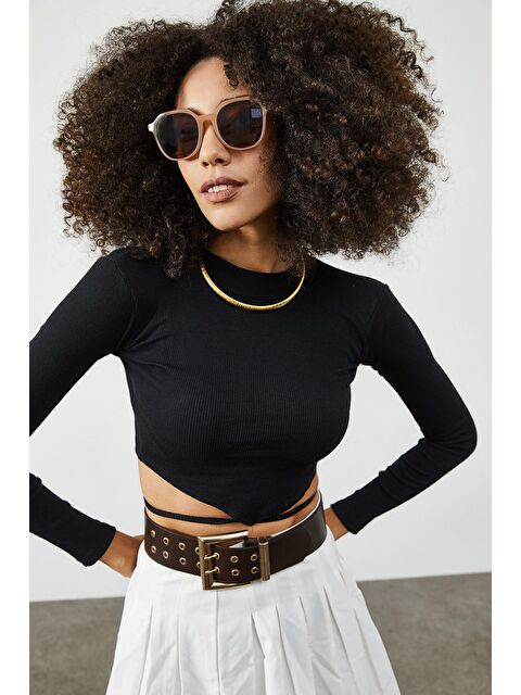 Xhan Siyah Biye Detaylı Crop Kaşkorse Bluz 2KXK2-45853-02 - S000033362-19351