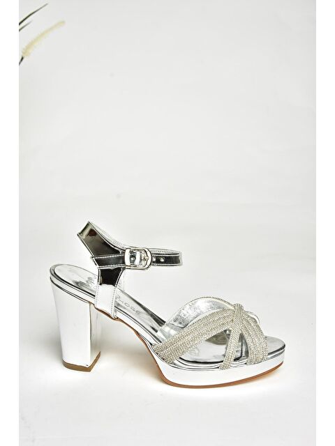 Fox Shoes U2460576 Gümüş Kadın Topuklu Ayakkabı