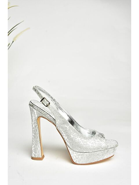Fox Shoes U2464830 Gümüş Kadın Topuklu Ayakkabı - S000369021-18105