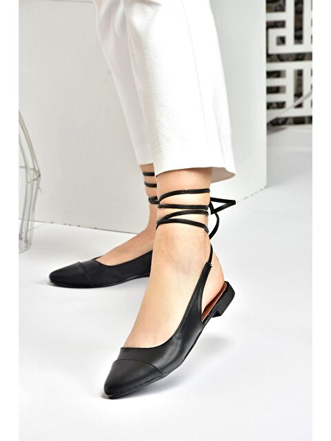 Fox Shoes Siyah Bilek Bağlamalı Kadın Babet M726890209 - S000031792-19351