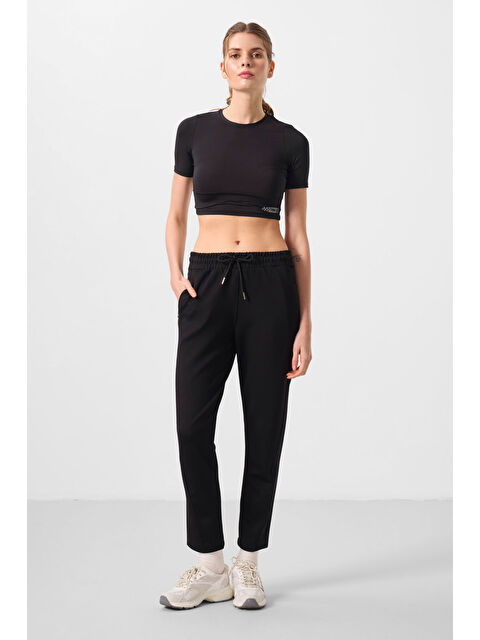 Tommylife Siyah Yumuşak Dokulu Gizli Fermuarlı Dar Paça Kadın Pantolon - 94668 - S000364955-19351