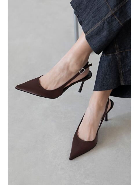 Straswans Elsa Kadın Topuklu Saten Ayakkabı Kahve