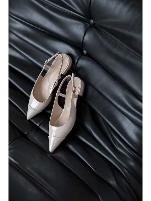 Straswans Hubert Kadın Topuklu Rugan Ayakkabı Bej