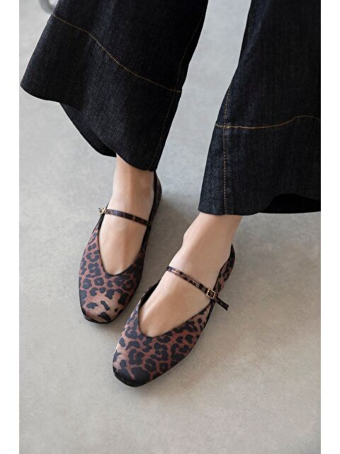 Straswans Evve Kadın Toka Detay Saten Babet Leopar