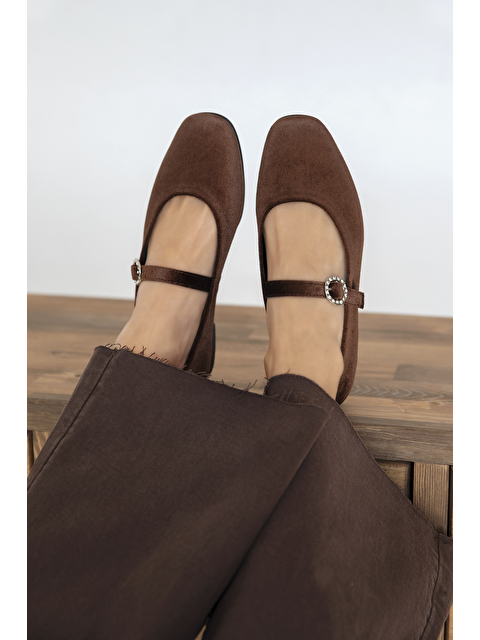 Straswans Berny Kadın Kemer Detay Kadife Babet Kahve